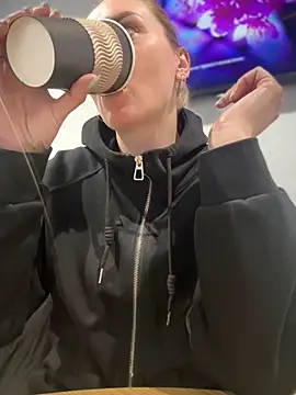 Snapshot of Crazy-Rosa chatting on 10, 2, 2025 Crazy-Rosa online show from 10, 2, 2025