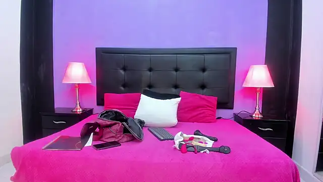 Snapshot of MaduraLuciana chatting on 13, 1, 2025 MaduraLuciana online show from 13, 1, 2025