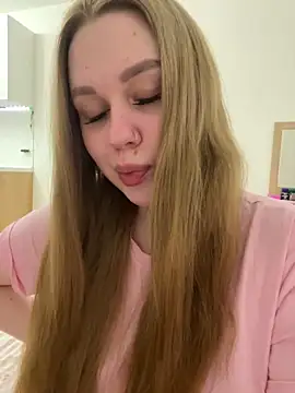 Snapshot of Marylallka5 chatting on 29, 4, 2026 Marylallka5 online show from 29, 4, 2026