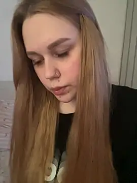 Snapshot of Marylallka5 chatting on 2, 7, 2026 Marylallka5 online show from 2, 7, 2026