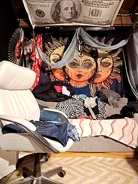 Gillygilly76 online show from 9, 11, 2025