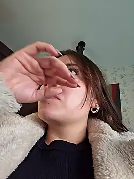 Snapshot of valery_mora chatting on 5, 2, 2025 valery mora online show from 5, 2, 2025