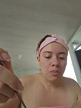 Snapshot of valery_mora chatting on 27, 10, 2025 valery mora online show from 27, 10, 2025