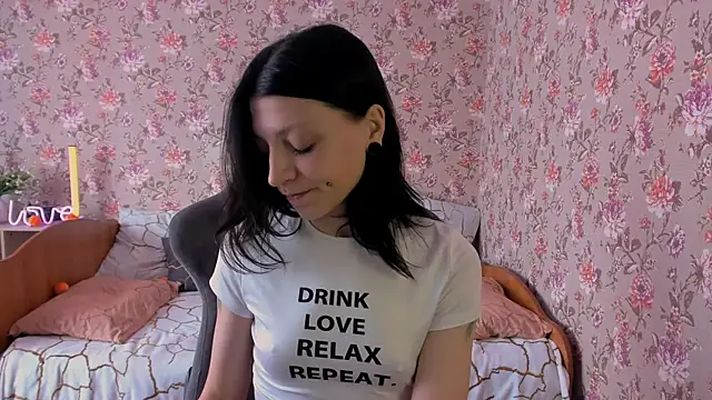 Snapshot of Lolly_Haze chatting on 15, 11, 2025 Lolly Haze online show from 15, 11, 2025