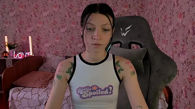 Snapshot of Lolly_Haze chatting on 25, 11, 2025 Lolly Haze online show from 25, 11, 2025