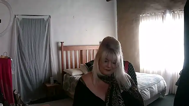 Miahotmilf online show from 22, 2, 2026