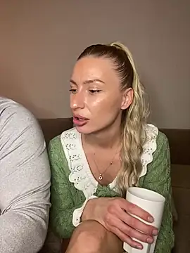 Snapshot of belle98 chatting on 13, 12, 2025 belle98 online show from 13, 12, 2025