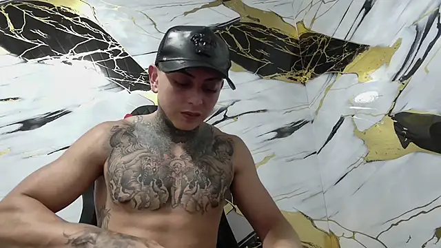 Kevin22 222 online show from 7, 1, 2025