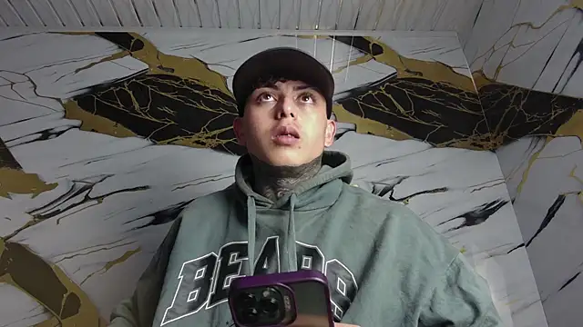 Kevin22 222 online show from 24, 1, 2025