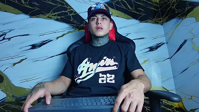 Kevin22 222 online show from 4, 2, 2025