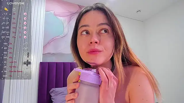 Kelly Cuutie online show from 1, 2, 2025