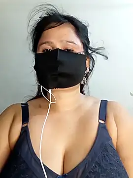 Snapshot of Tishani chatting on 14, 9, 2025 Tishani online show from 14, 9, 2025