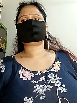 Snapshot of Tishani chatting on 21, 9, 2025 Tishani online show from 21, 9, 2025