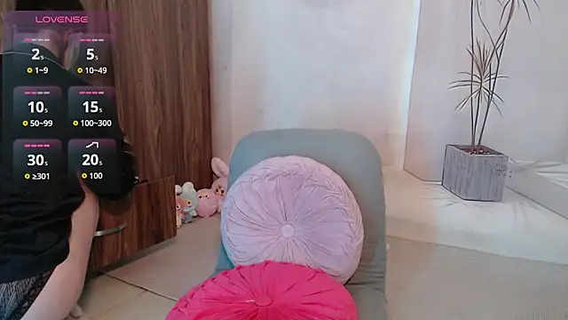 Snapshot of Baby_Claraa chatting on 24, 11, 2025 Baby Claraa online show from 24, 11, 2025