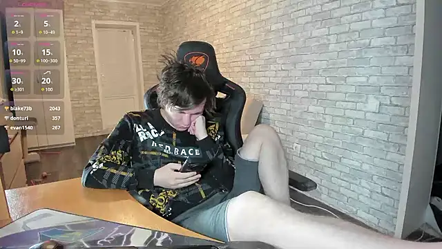 iliaskrislove online show from 9, 3, 2025