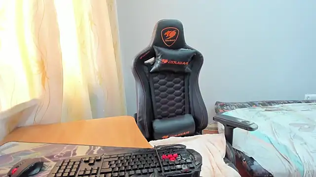 iliaskrislove online show from 8, 4, 2026