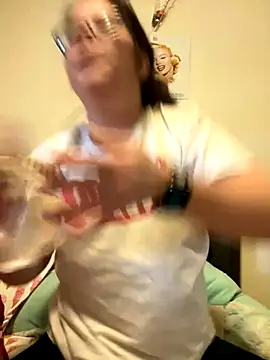 Snapshot of FreakNastyLacie chatting on 2, 11, 2025 FreakNastyLacie online show from 2, 11, 2025