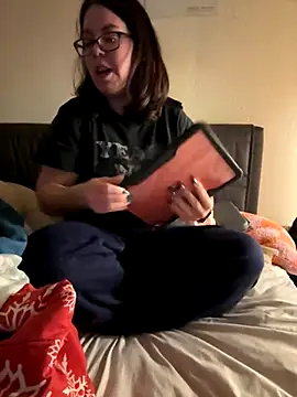 Snapshot of FreakNastyLacie chatting on 4, 12, 2025 FreakNastyLacie online show from 4, 12, 2025