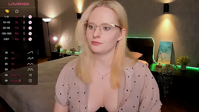 Aemilia  online show from 9, 3, 2025