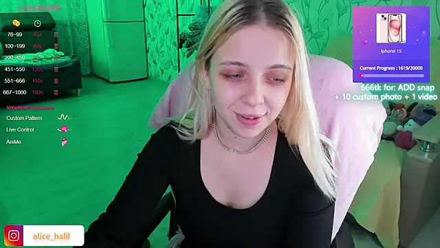 Snapshot of Alice_Halle chatting on 5, 12, 2024 Alice Halle online show from 5, 12, 2024