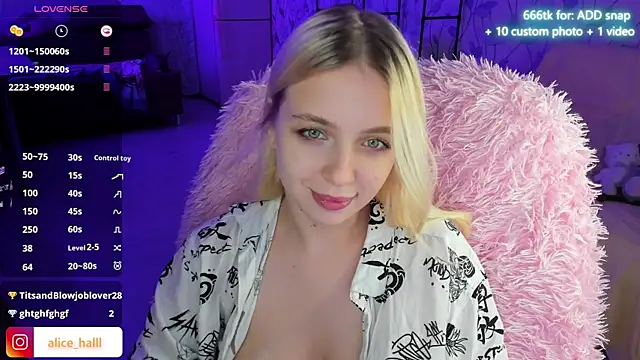 Snapshot of Alice_Halle chatting on 7, 12, 2024 Alice Halle online show from 7, 12, 2024