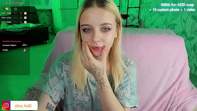 Snapshot of Alice_Halle chatting on 14, 12, 2024 Alice Halle online show from 14, 12, 2024