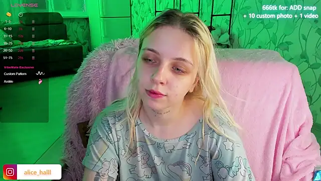 Snapshot of Alice_Halle chatting on 15, 12, 2024 Alice Halle online show from 15, 12, 2024