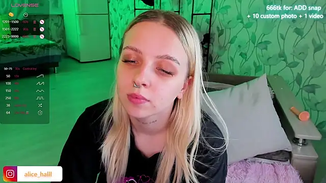 Snapshot of Alice_Halle chatting on 3, 1, 2025 Alice Halle online show from 3, 1, 2025