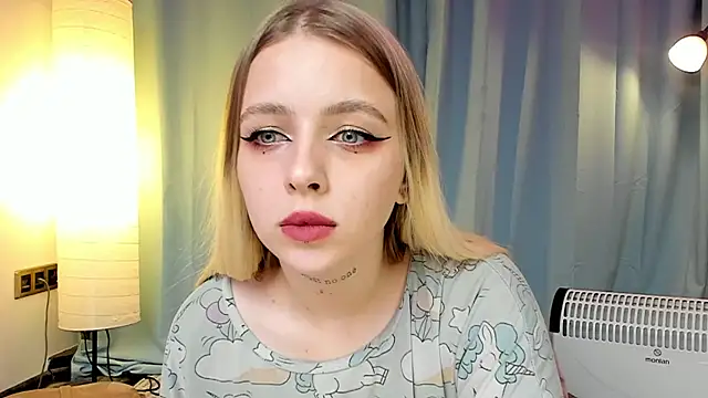 Snapshot of Alice_Halle chatting on 27, 9, 2025 Alice Halle online show from 27, 9, 2025