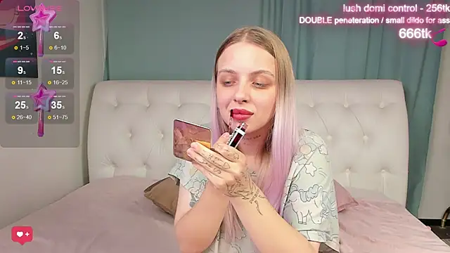 Snapshot of Alice_Halle chatting on 16, 10, 2025 Alice Halle online show from 16, 10, 2025