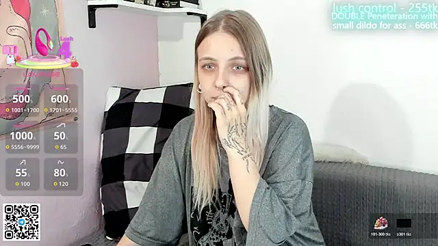 Snapshot of Alice_Halle chatting on 29, 10, 2025 Alice Halle online show from 29, 10, 2025