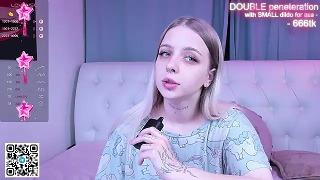 Snapshot of Alice_Halle chatting on 5, 11, 2025 Alice Halle online show from 5, 11, 2025