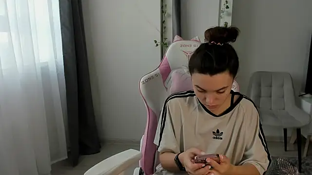 MashkaRay online show from 2, 12, 2025