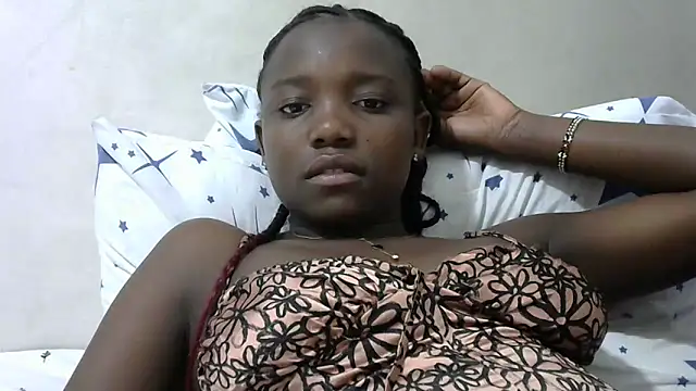 Snapshot of Latiffagodess chatting on 8, 10, 2025 Latiffagodess online show from 8, 10, 2025