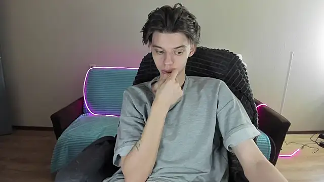 Liam sexy1 online show from 30, 12, 2024