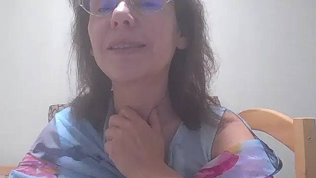 Snapshot of HollyJewel chatting on 12, 12, 2024 HollyJewel online show from 12, 12, 2024