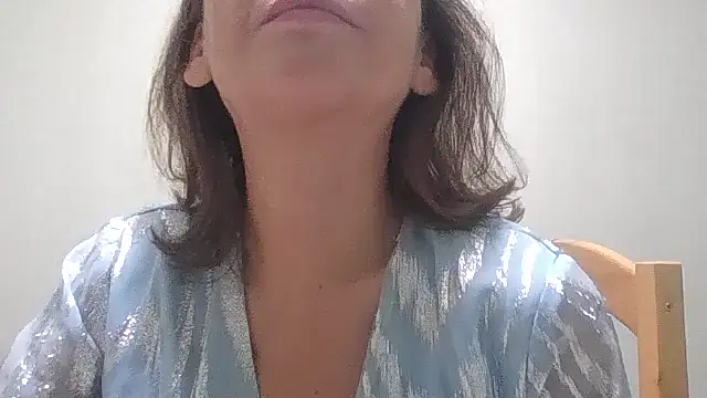 Snapshot of HollyJewel chatting on 20, 10, 2025 HollyJewel online show from 20, 10, 2025