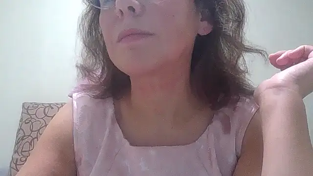 Snapshot of HollyJewel chatting on 5, 11, 2025 HollyJewel online show from 5, 11, 2025