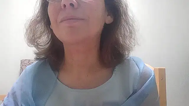 Snapshot of HollyJewel chatting on 6, 11, 2025 HollyJewel online show from 6, 11, 2025