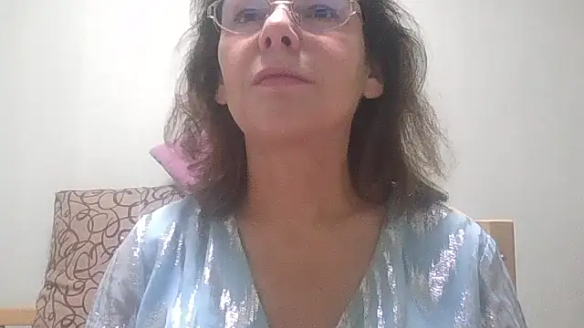 Snapshot of HollyJewel chatting on 16, 11, 2025 HollyJewel online show from 16, 11, 2025