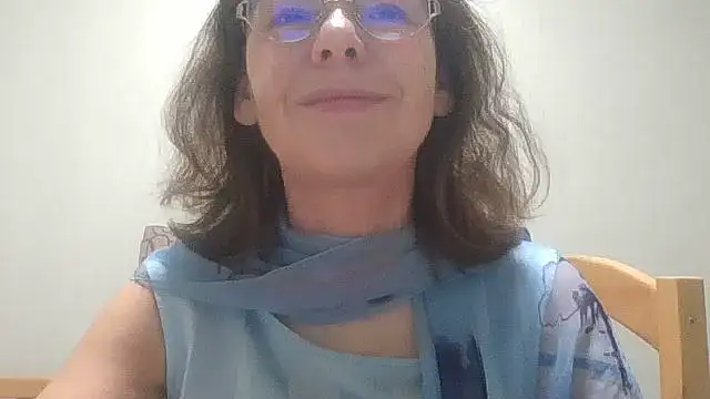 Snapshot of HollyJewel chatting on 5, 12, 2025 HollyJewel online show from 5, 12, 2025