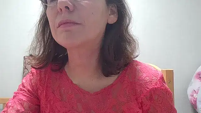 Snapshot of HollyJewel chatting on 14, 12, 2025 HollyJewel online show from 14, 12, 2025