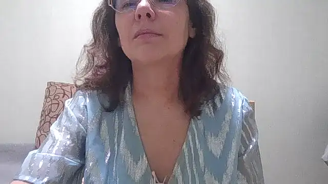 Snapshot of HollyJewel chatting on 1, 3, 2026 HollyJewel online show from 1, 3, 2026