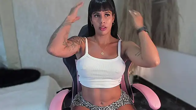 Snapshot of Cleopatra_Fit chatting on 11, 1, 2025 Cleopatra Fit online show from 11, 1, 2025