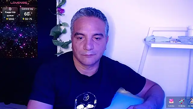 Snapshot of golden_punisher chatting on 15, 1, 2025 golden punisher online show from 15, 1, 2025