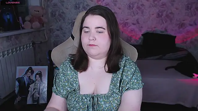 Snapshot of Estelle_Hicks chatting on 9, 7, 2026 Estelle Hicks online show from 9, 7, 2026