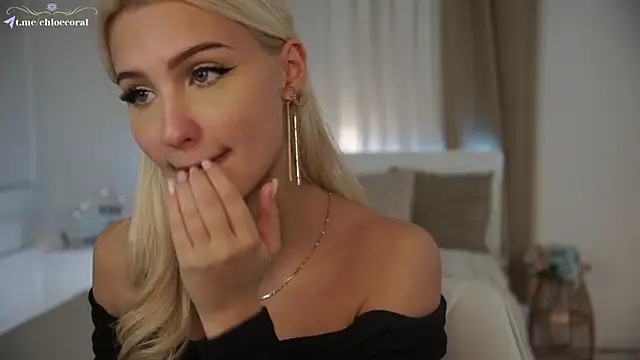 Snapshot of ChloeCoral chatting on 4, 12, 2024 ChloeCoral online show from 4, 12, 2024