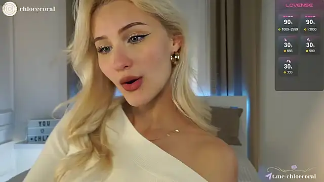 Snapshot of ChloeCoral chatting on 5, 1, 2025 ChloeCoral online show from 5, 1, 2025