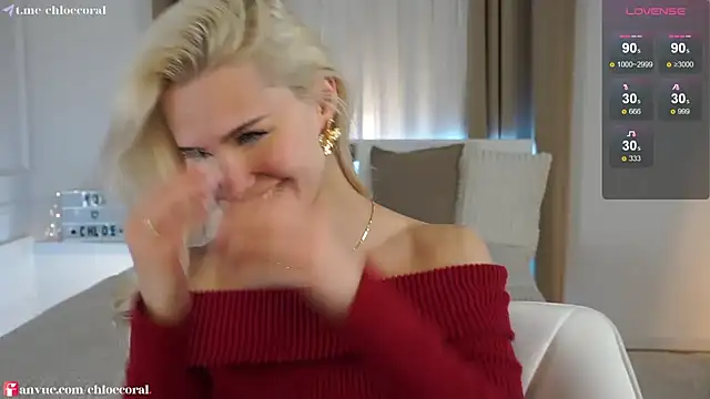 Snapshot of ChloeCoral chatting on 2, 2, 2025 ChloeCoral online show from 2, 2, 2025