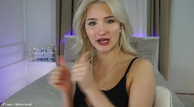 Snapshot of ChloeCoral chatting on 8, 3, 2025 ChloeCoral online show from 8, 3, 2025
